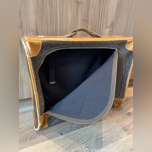 1970s Vintage Louis Vuitton Suitcase - Picture 7 of 9